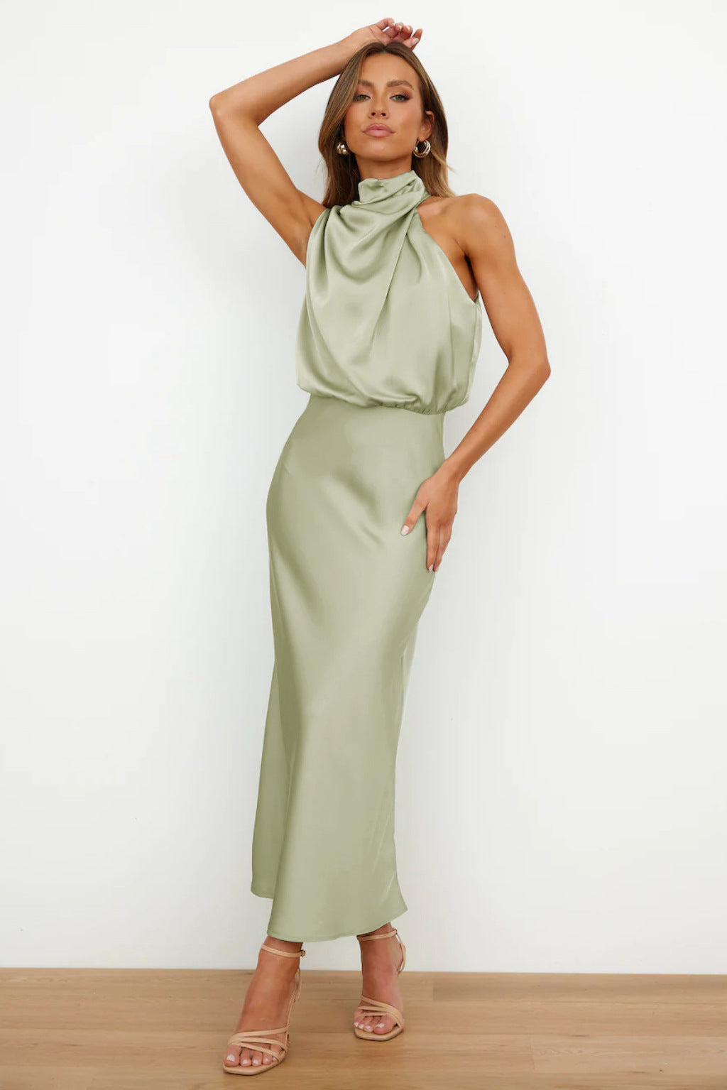 Rochie Coralia – Lungă din satin cu decolteu halter