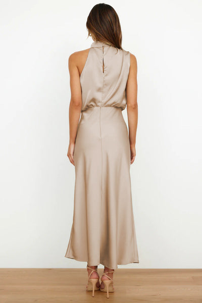 Rochie Coralia – Lungă din satin cu decolteu halter