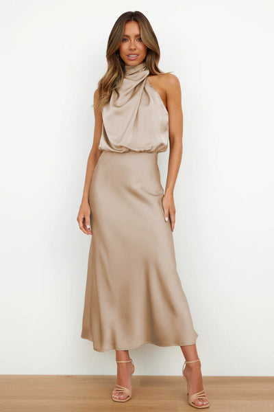 Rochie Coralia – Lungă din satin cu decolteu halter